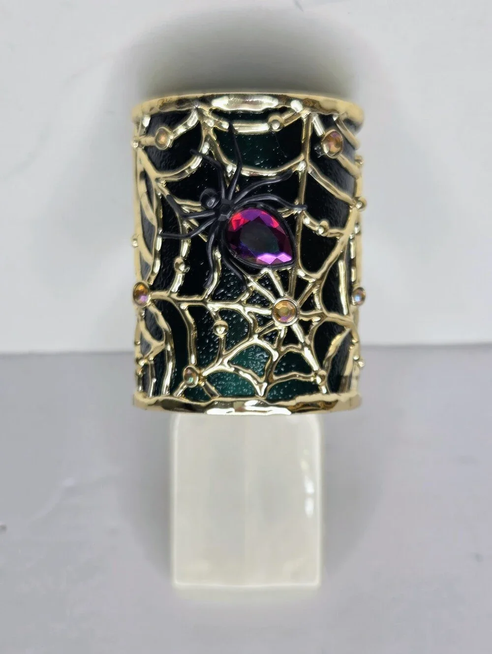 Bath & Body Works Spider Web Gem Nightlight Halloween Wallflower Plug In - Picture 7 of 8